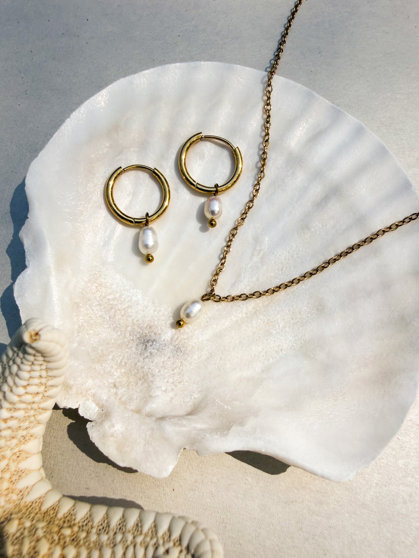 The Isla Pearl Drop Necklace
