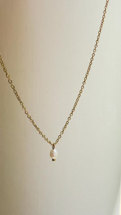 The Isla Pearl Drop Necklace